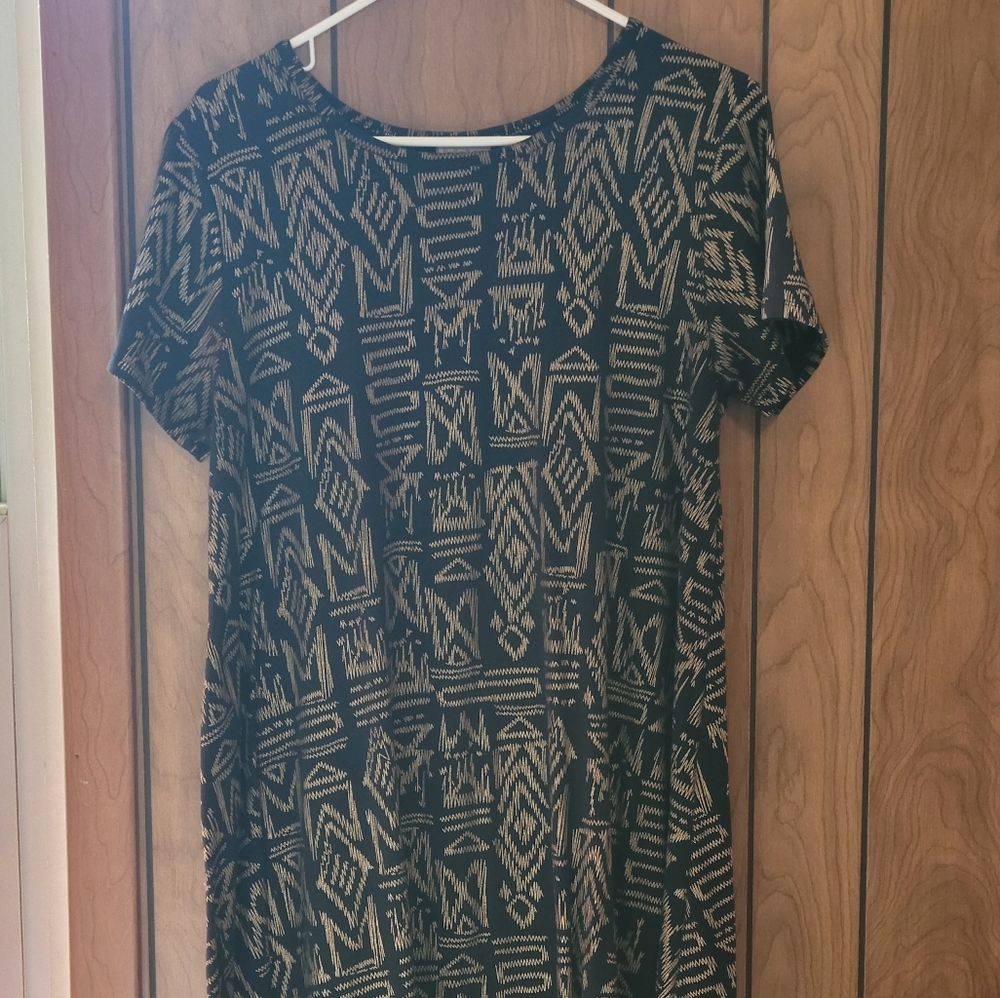 Sz M - LuLaRoe Carly - Elegancy Collection - Black w/ Metallic Gold Pattern